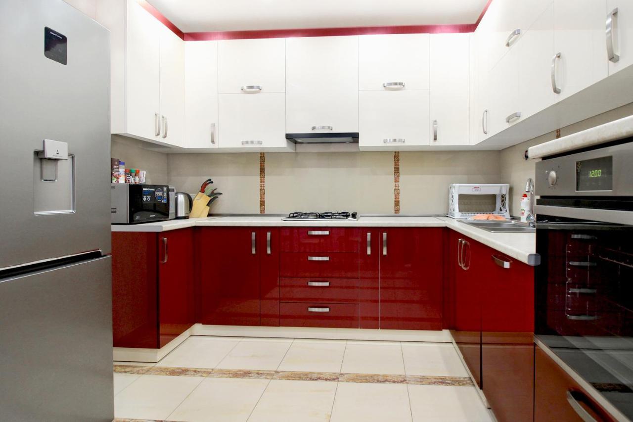 3 Bedroom Apartment Near Republic Square エレバン エクステリア 写真